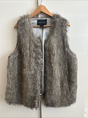 Moda International Plush Faux Fur Vest in Heathered Gray